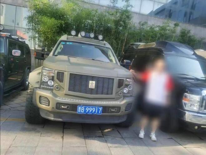 团现身网友热议：揽胜车身竟是最小！开元ky棋牌崔培军车队在河南矿山集