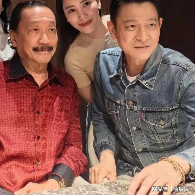 回娘家身家52亿舅舅亲自端菜！开元棋牌网站63岁刘德华陪妻